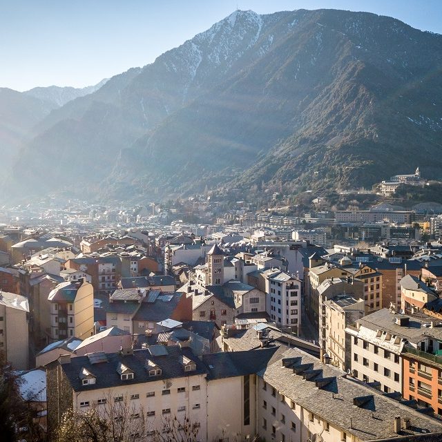 Residir a Andorra 2 1 una economia avanzada edited 1